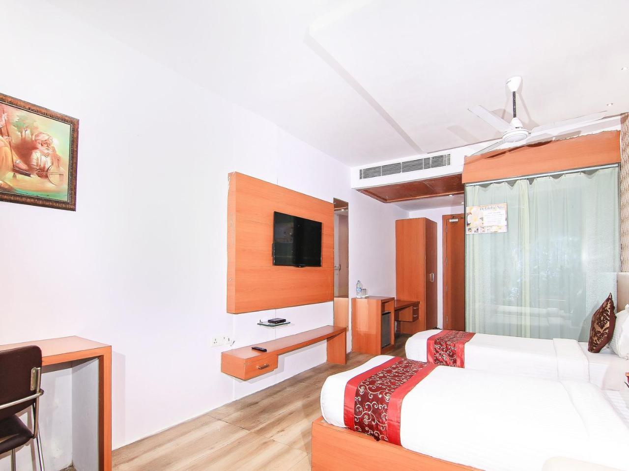 Hotel Oyo 3683 De Global Park Hasanganj Esterno foto