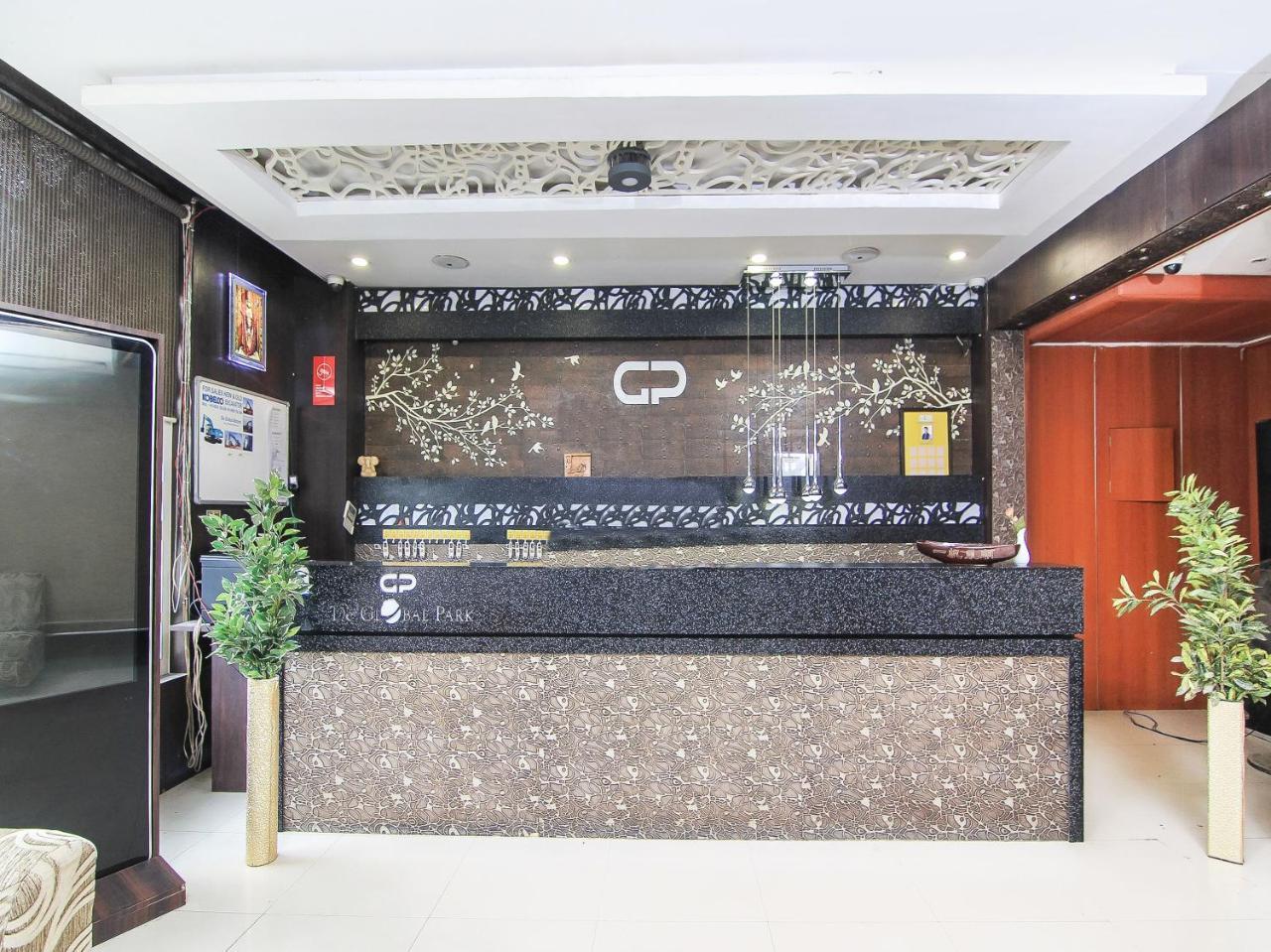 Hotel Oyo 3683 De Global Park Hasanganj Esterno foto